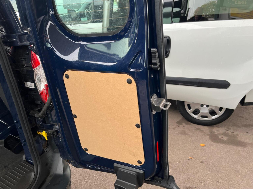 FORD TRANSIT COURIER