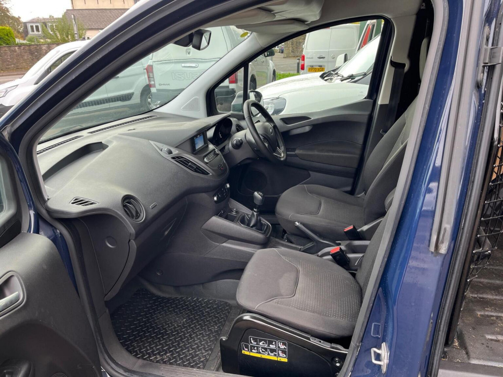 FORD TRANSIT COURIER