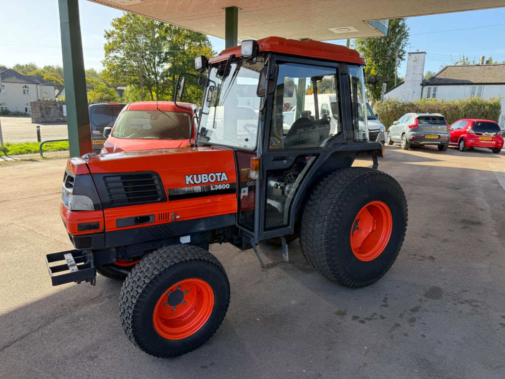 KUBOTA 