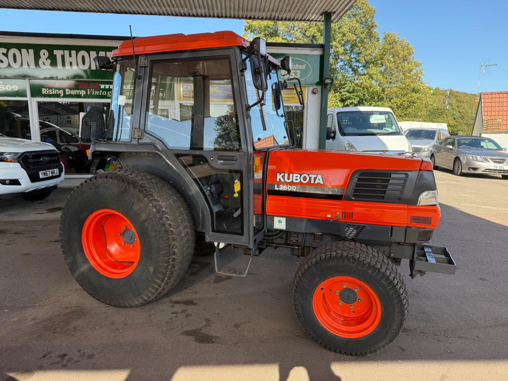 KUBOTA 