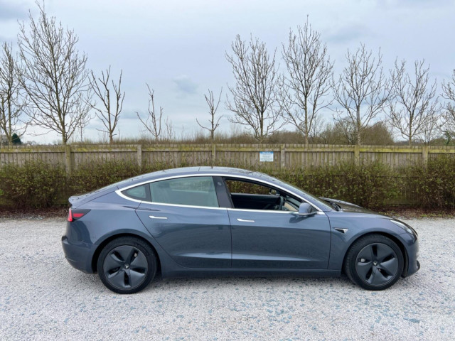 TESLA MODEL 3  (Dual Motor) Long Range 