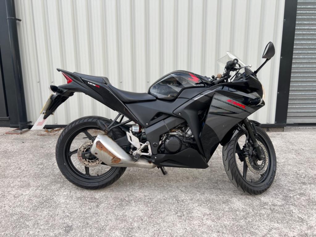 HONDA CBR125R