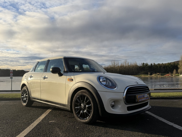 MINI HATCH 1.5 5-Door Hatch One D