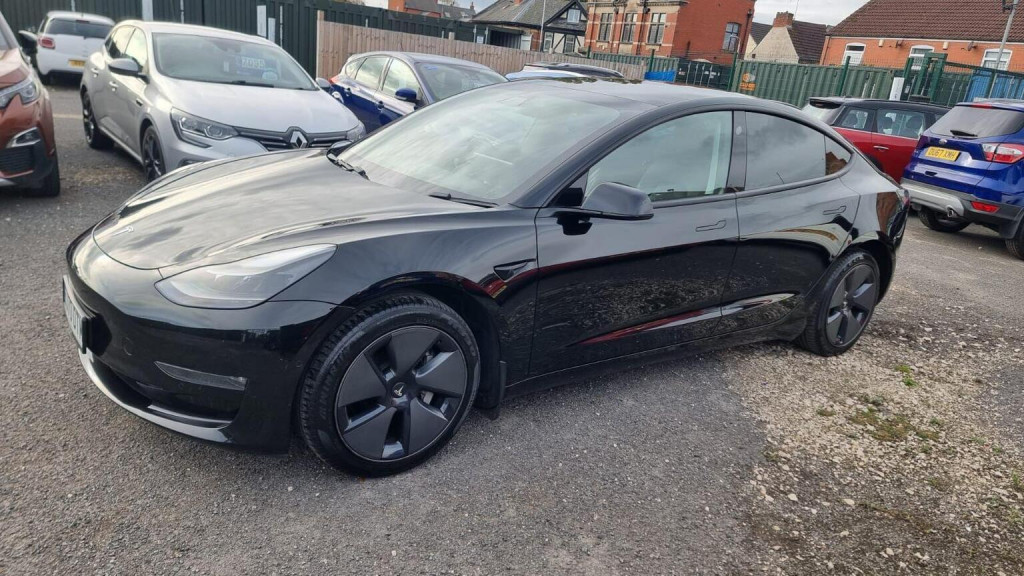 TESLA MODEL 3
