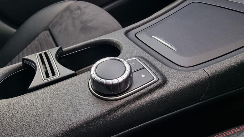 MERCEDES-BENZ GLA CLASS