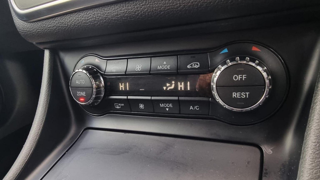 MERCEDES-BENZ GLA CLASS