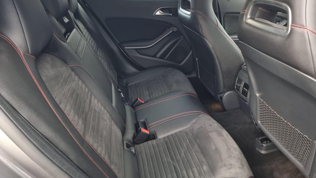 MERCEDES-BENZ GLA CLASS