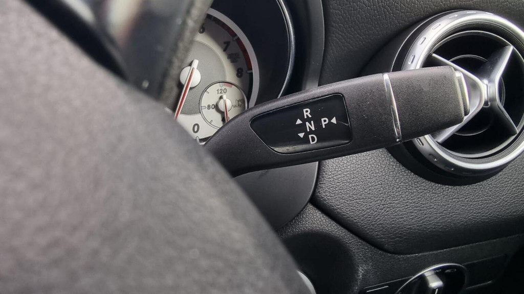 MERCEDES-BENZ GLA CLASS