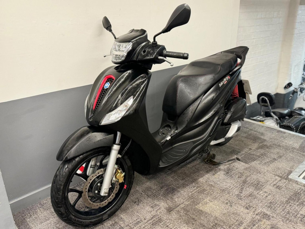PIAGGIO Medley 125