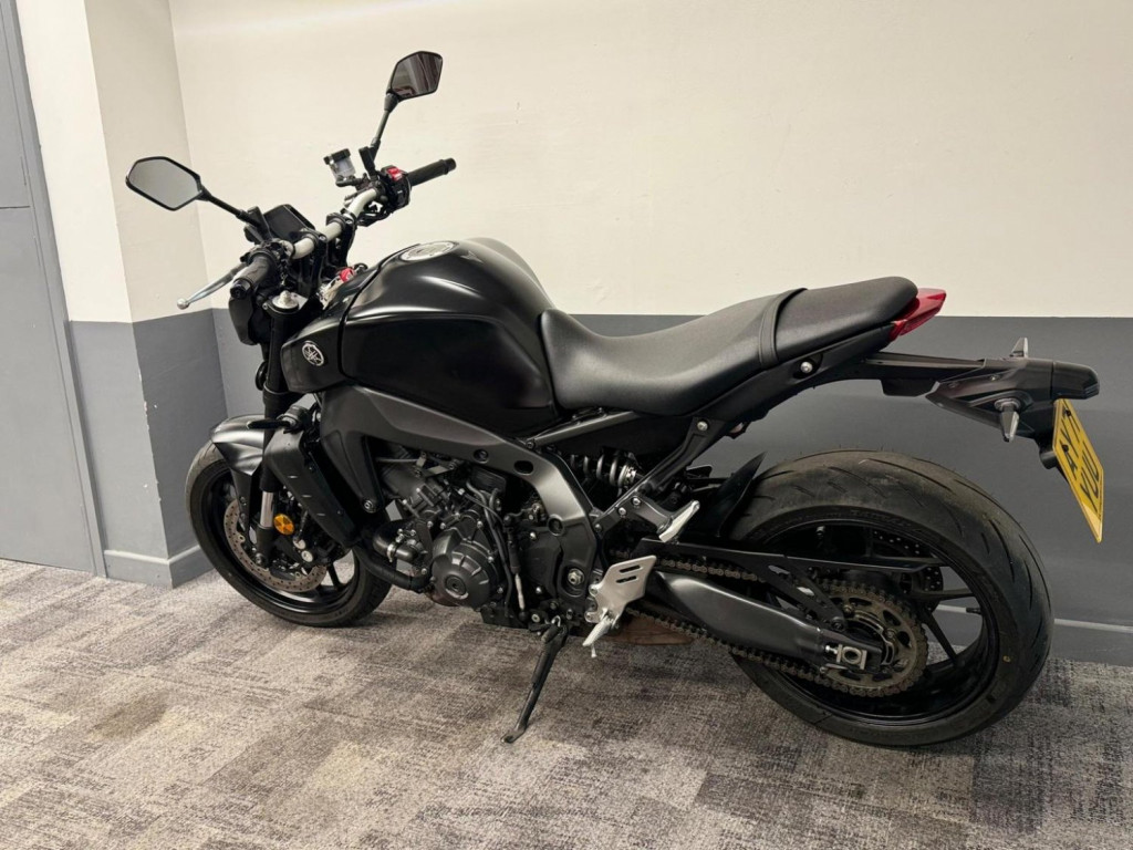 YAMAHA MT-09