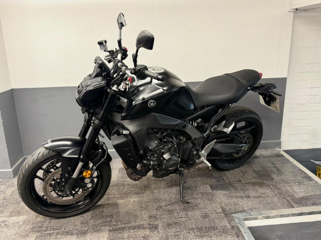 YAMAHA MT-09