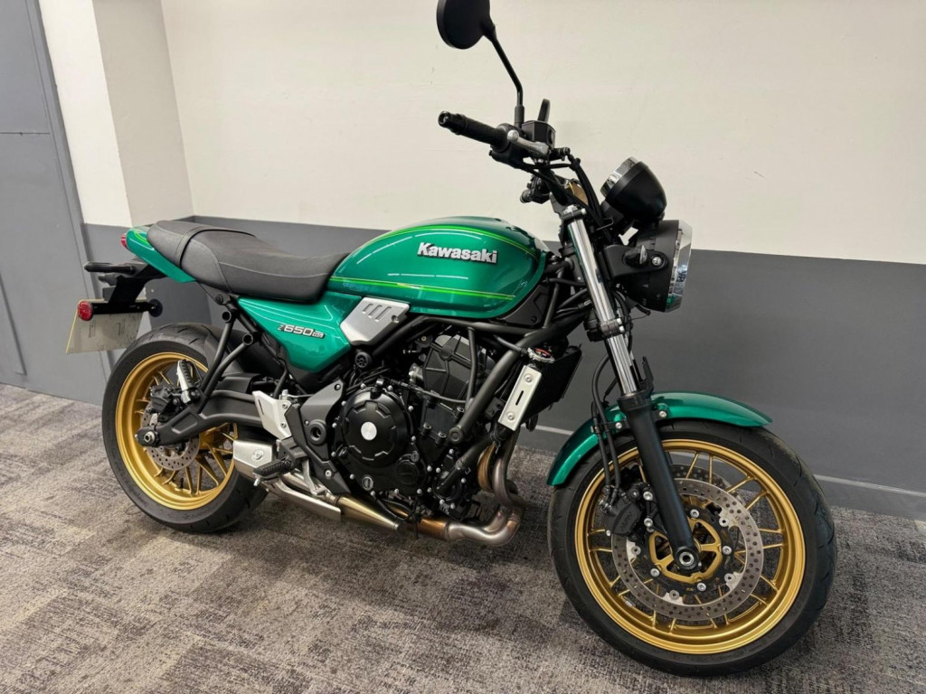 KAWASAKI Z650