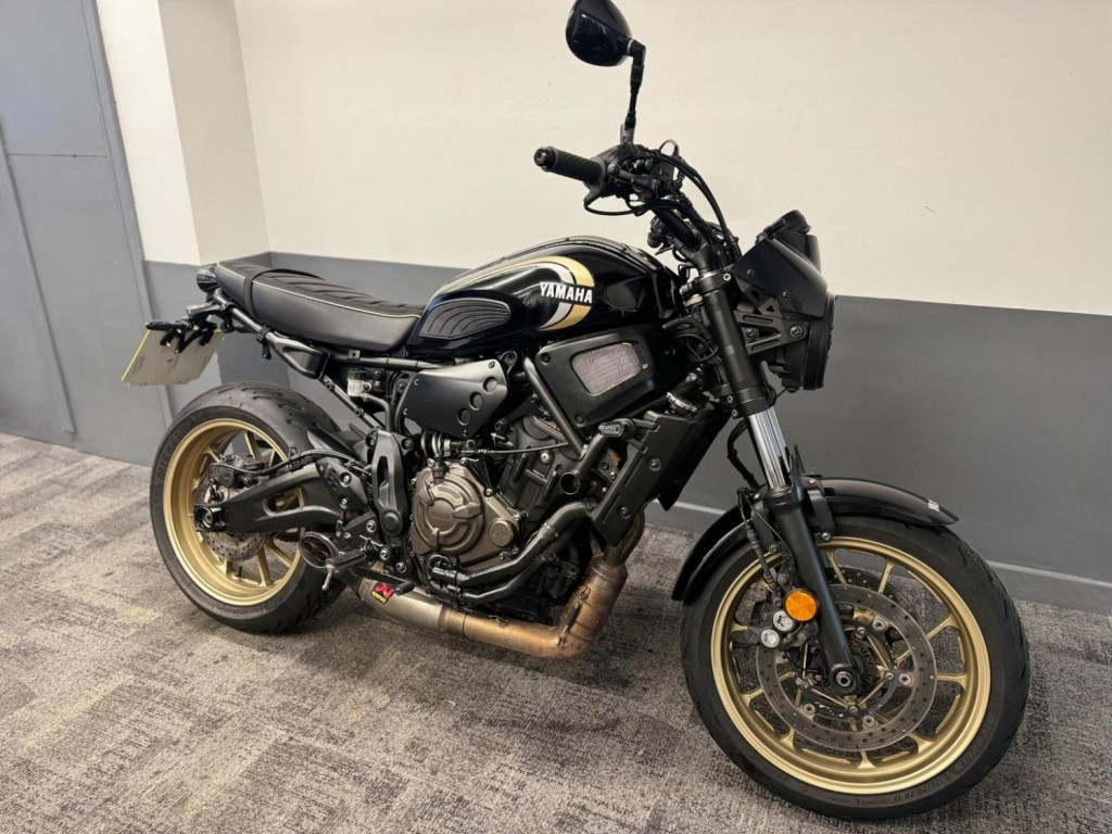 YAMAHA XSR700