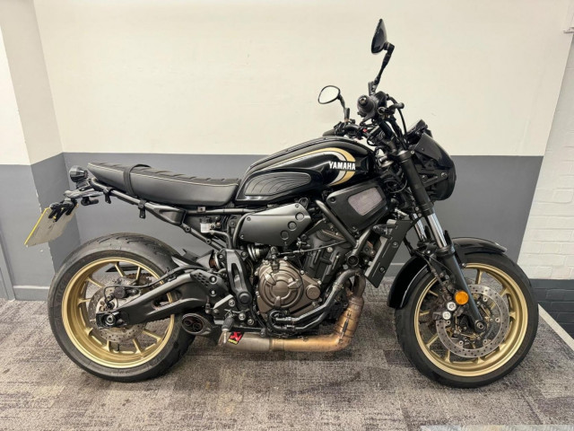 YAMAHA XSR700