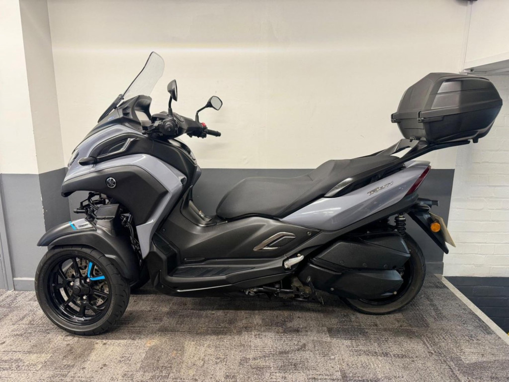 YAMAHA Tricity