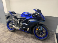 YAMAHA R7