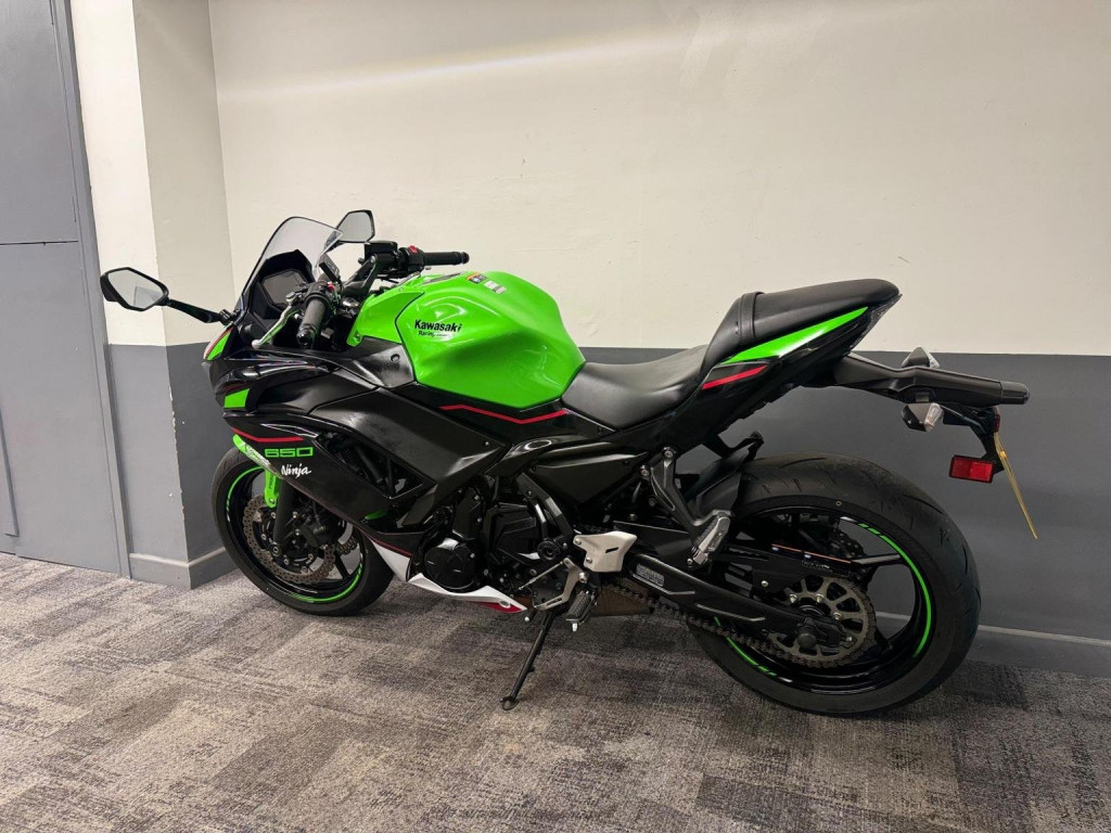 KAWASAKI Ninja 650