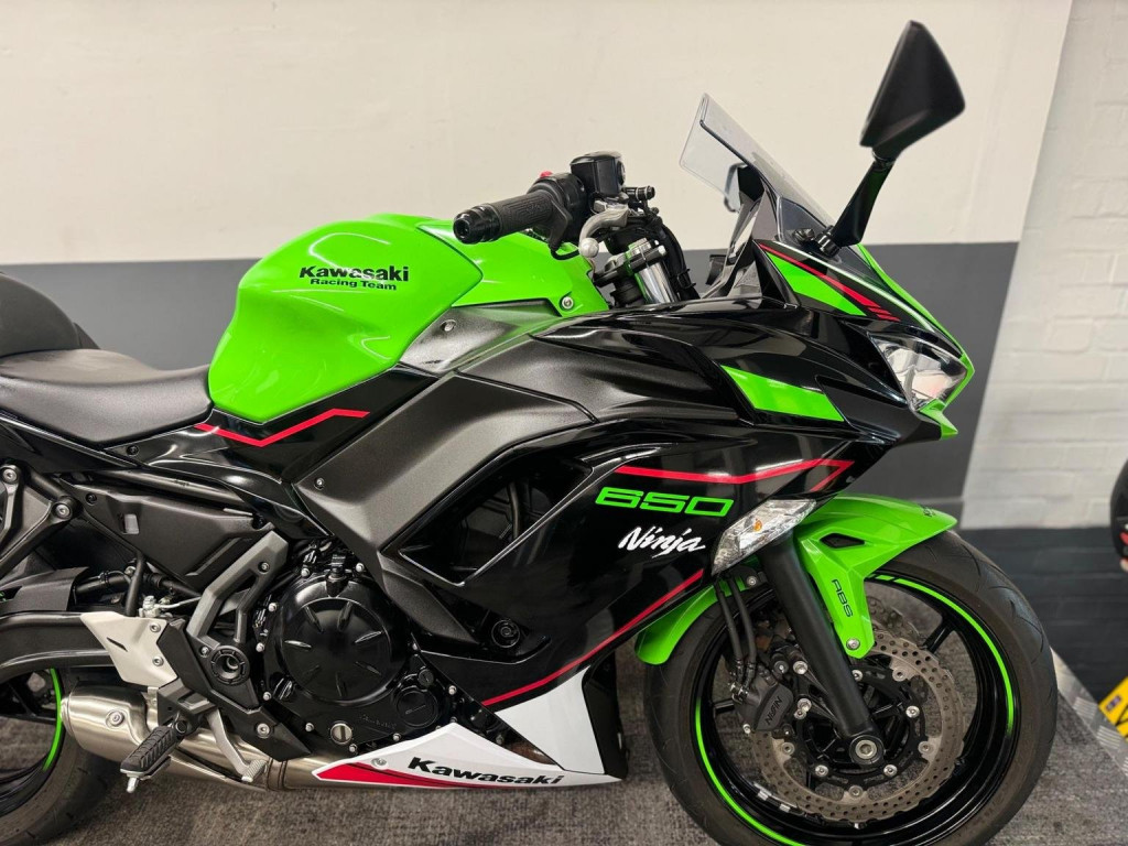 KAWASAKI Ninja 650