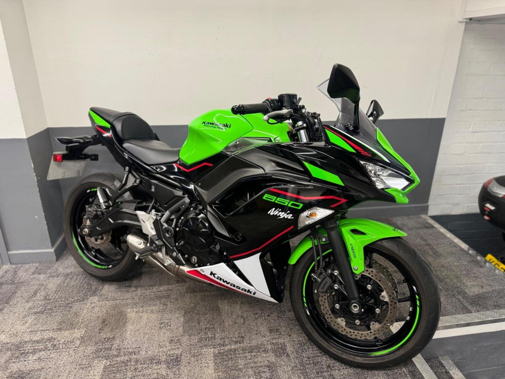 KAWASAKI Ninja 650
