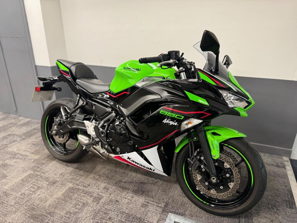 KAWASAKI Ninja 650