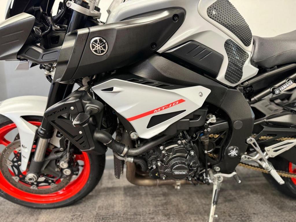 YAMAHA MT-10