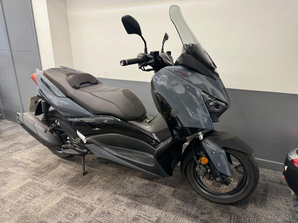 YAMAHA 