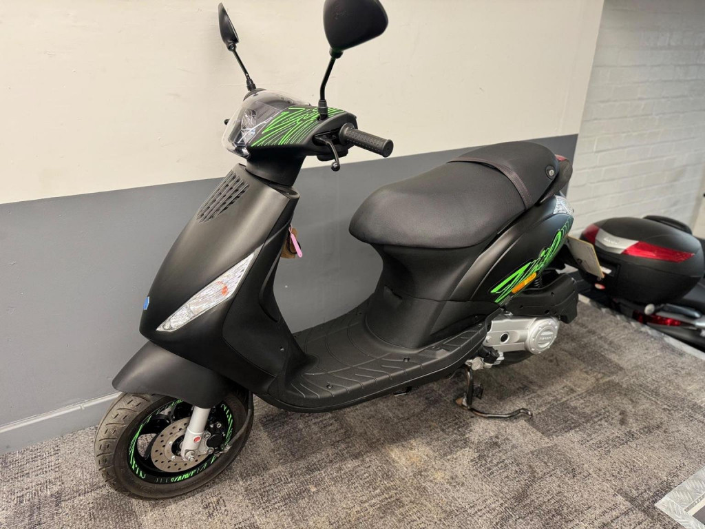 PIAGGIO Zip