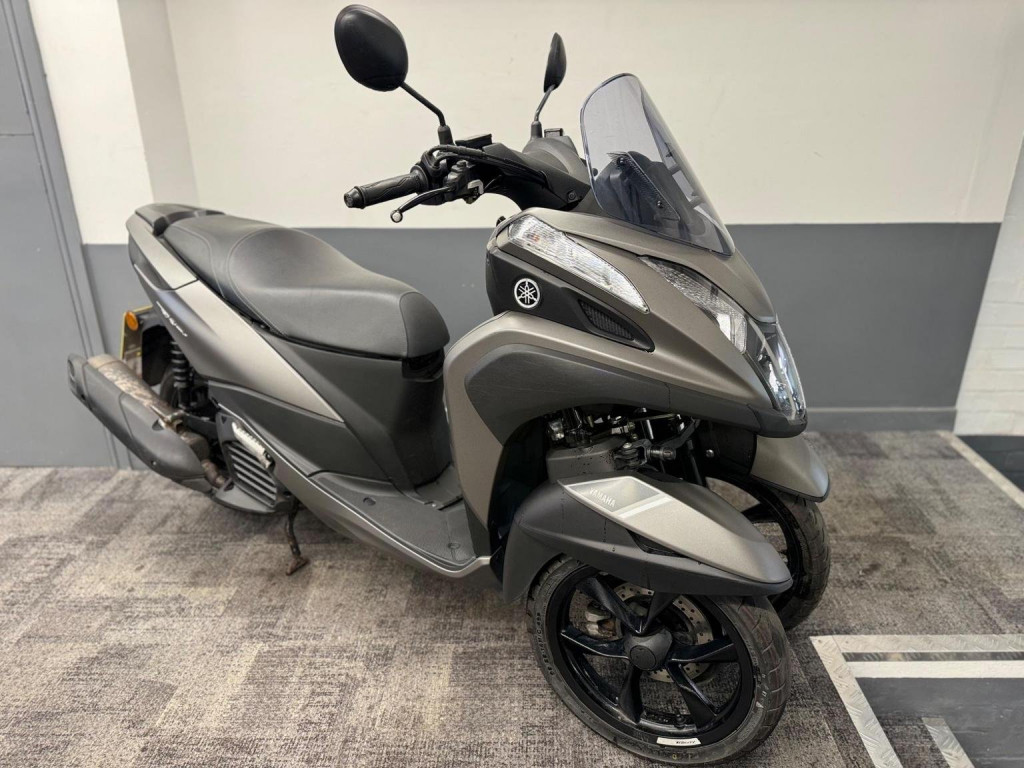 YAMAHA Tricity