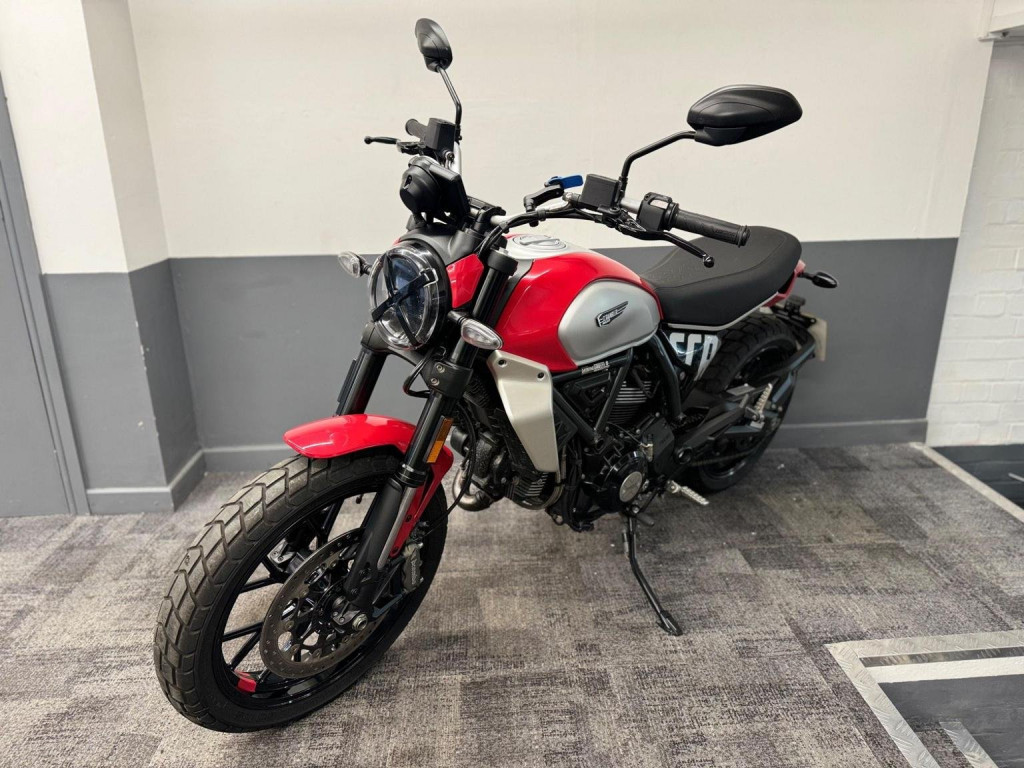 DUCATI SCRAMBLER 800