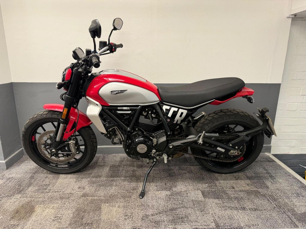 DUCATI SCRAMBLER 800