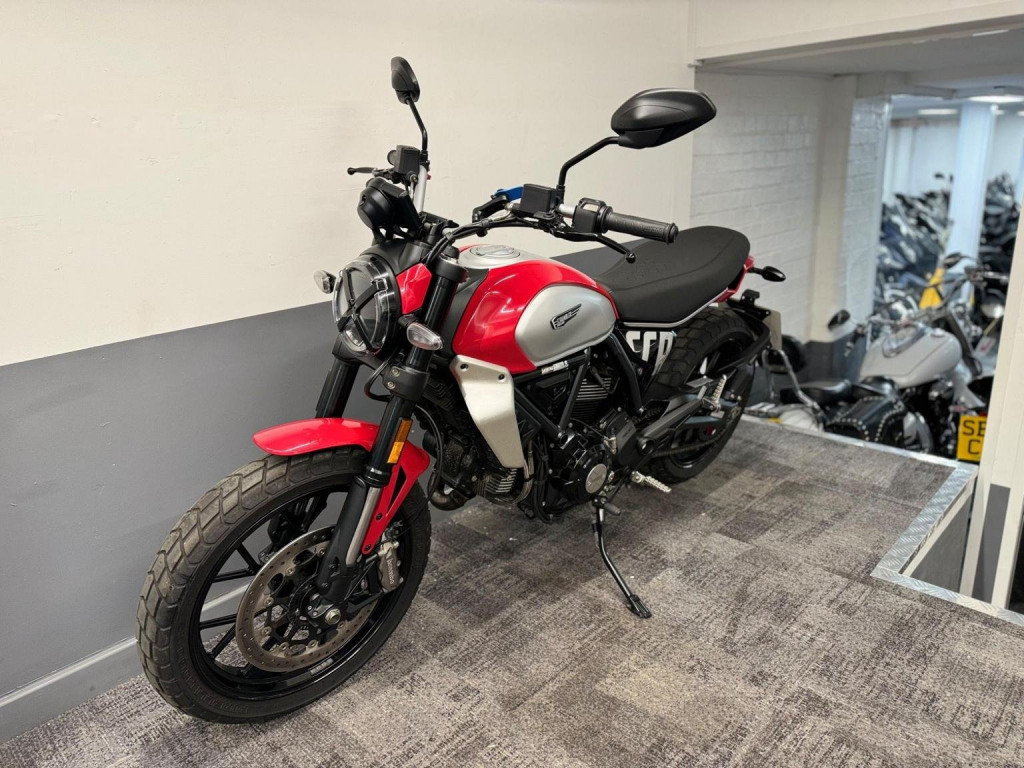 DUCATI SCRAMBLER 800