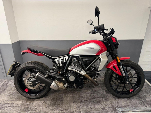 DUCATI SCRAMBLER 800