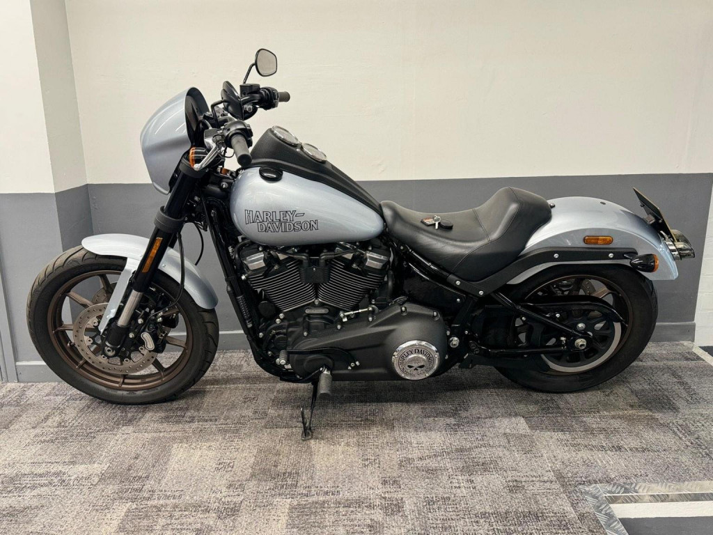 HARLEY-DAVIDSON Softail