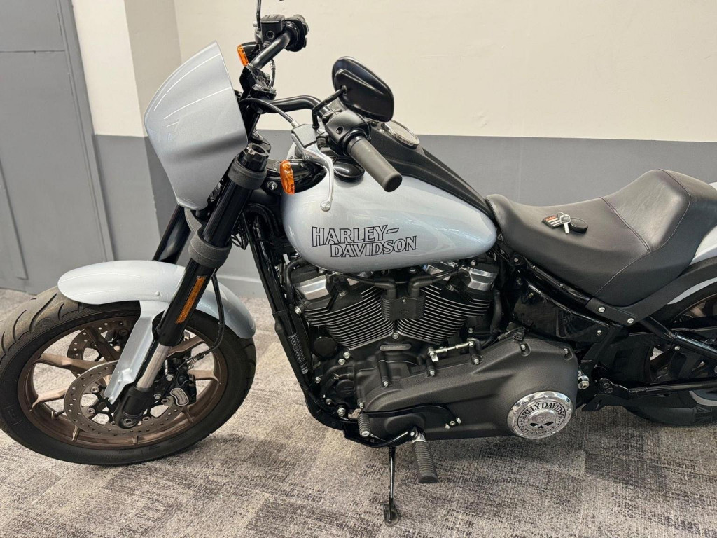 HARLEY-DAVIDSON Softail