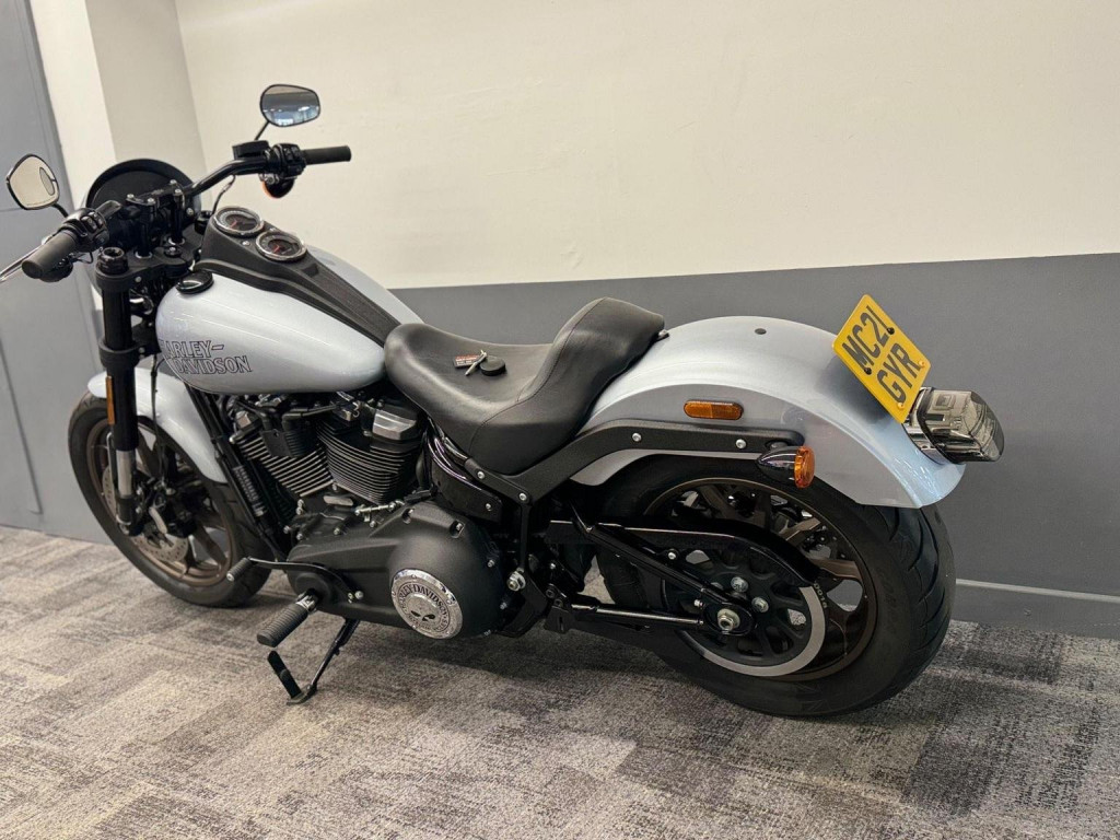 HARLEY-DAVIDSON Softail