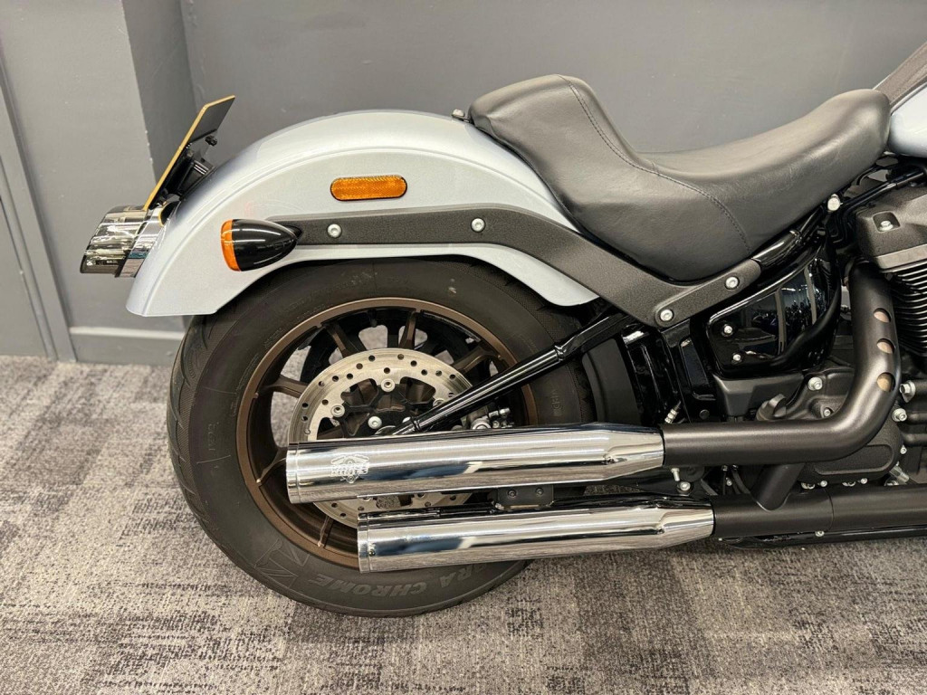 HARLEY-DAVIDSON Softail