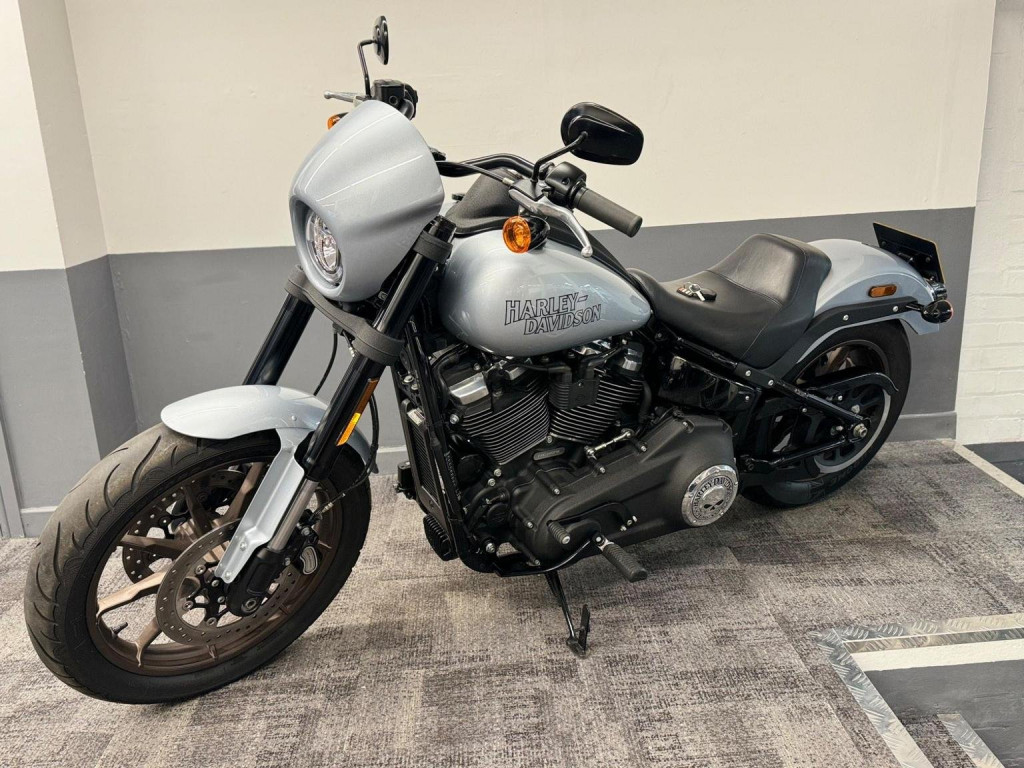 HARLEY-DAVIDSON Softail