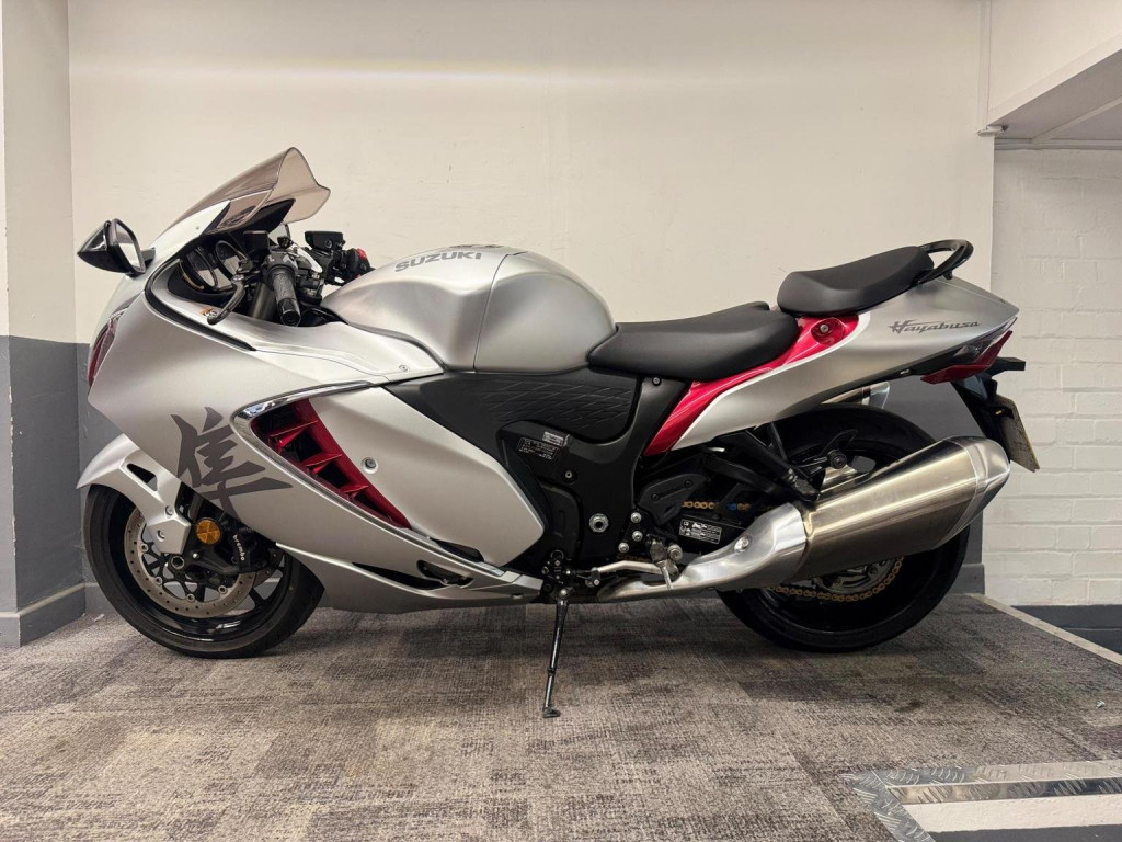 SUZUKI GSX1300R Hayabusa