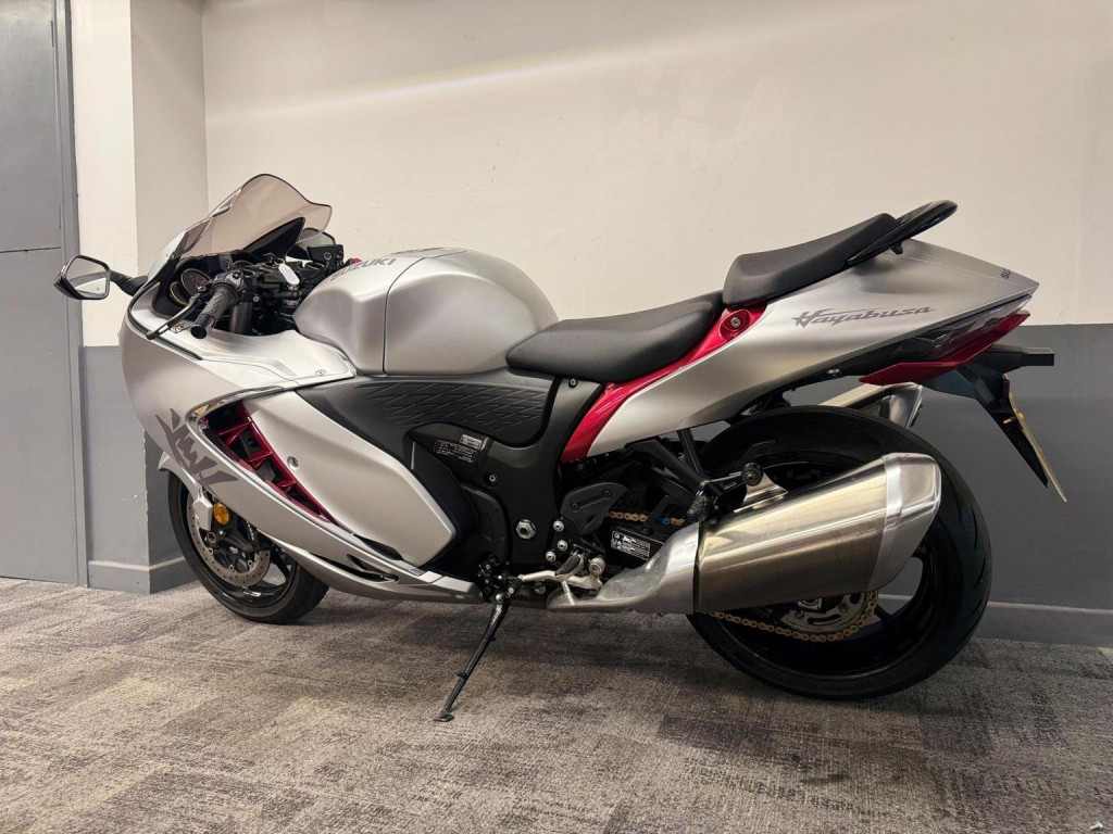 SUZUKI GSX1300R Hayabusa