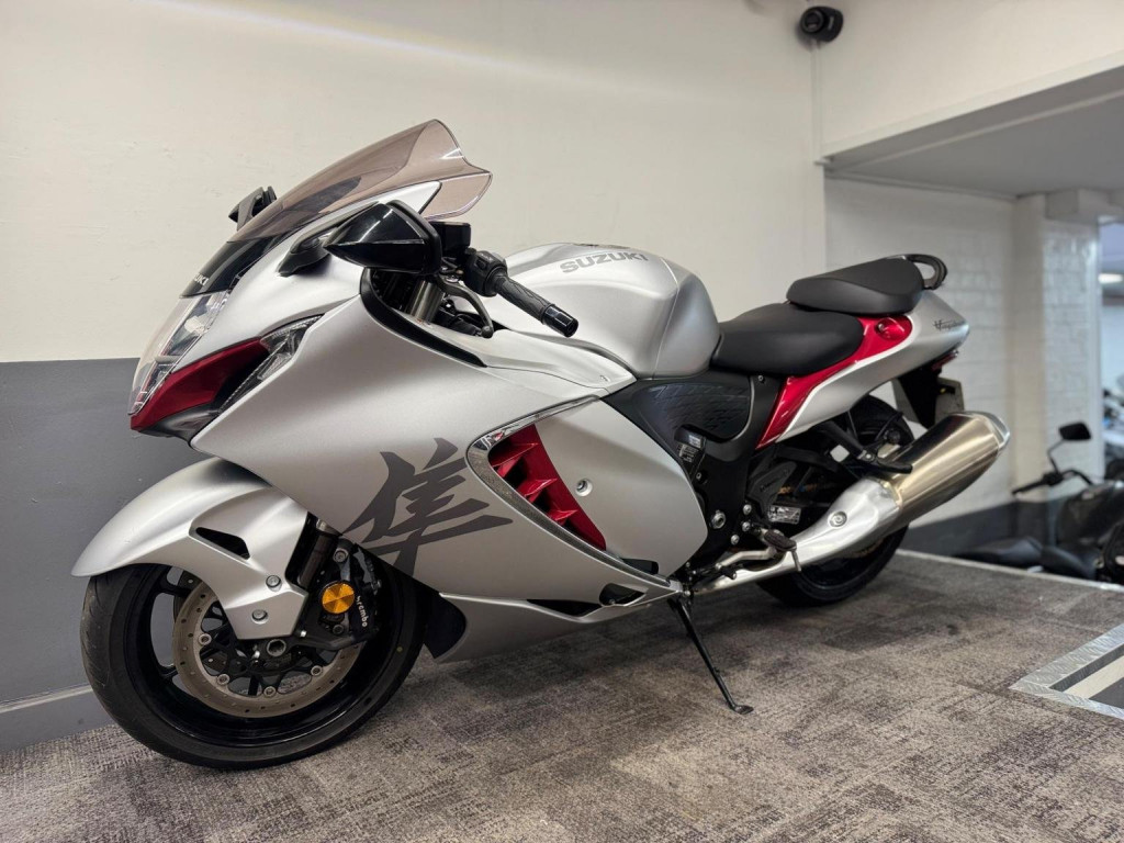 SUZUKI GSX1300R Hayabusa