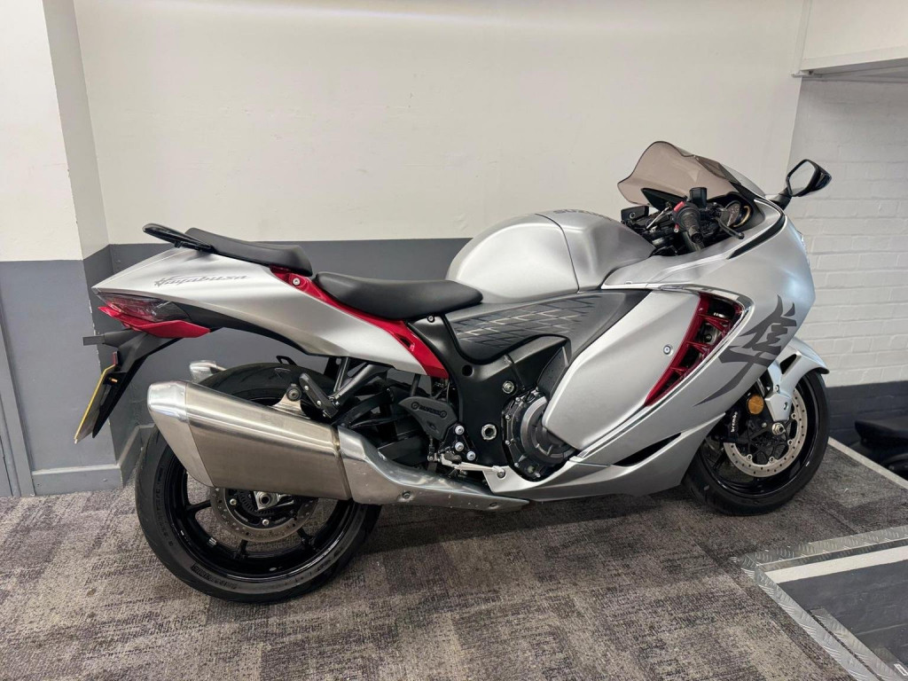 SUZUKI GSX1300R Hayabusa