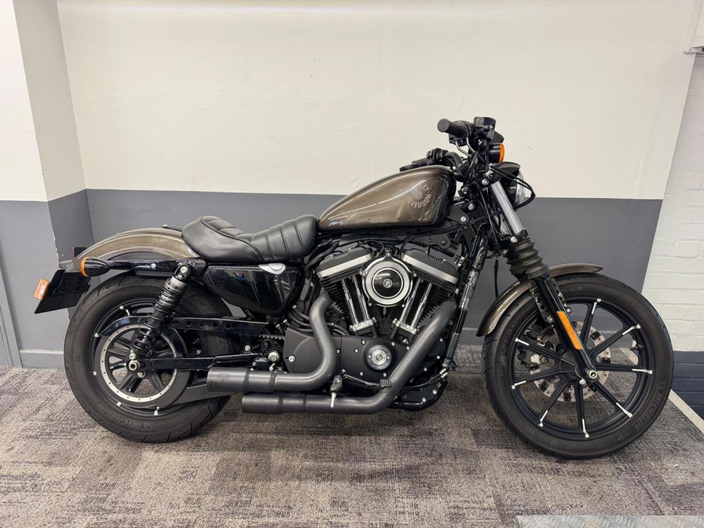 HARLEY-DAVIDSON Sportster