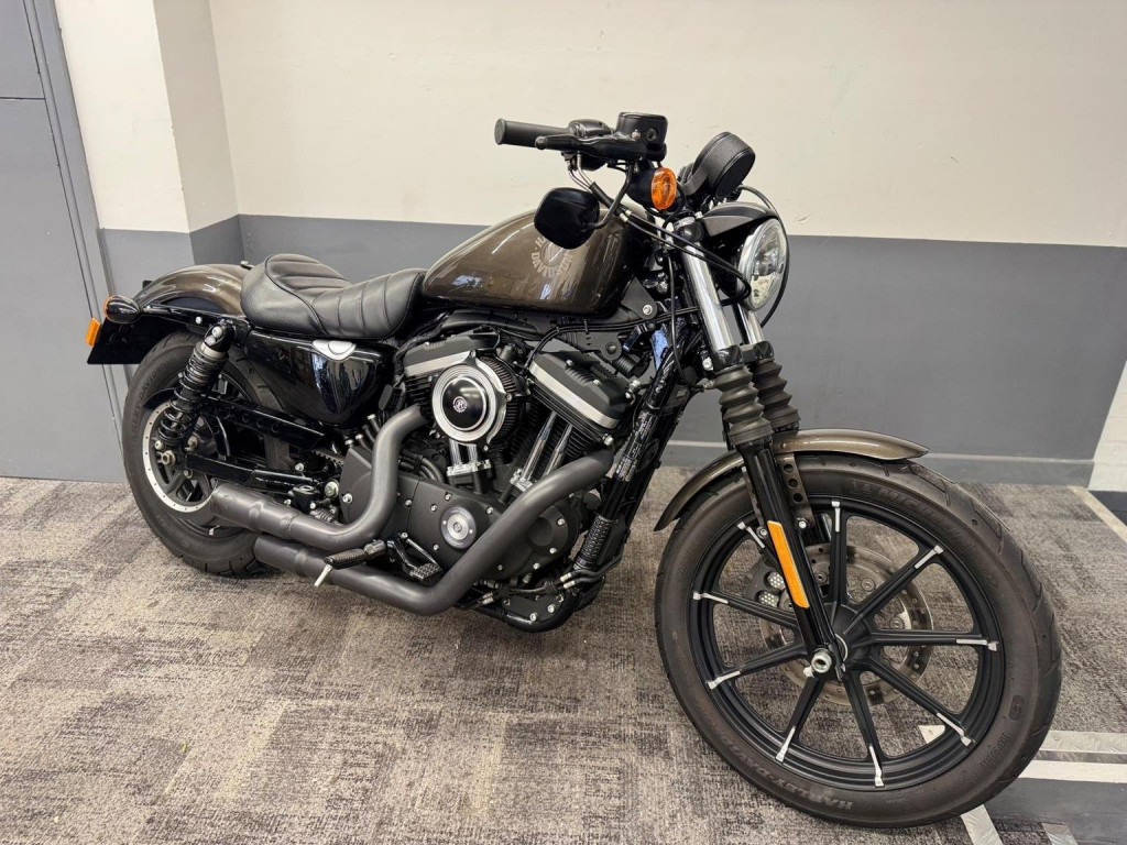 HARLEY-DAVIDSON Sportster