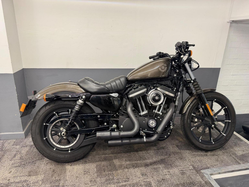 HARLEY-DAVIDSON Sportster