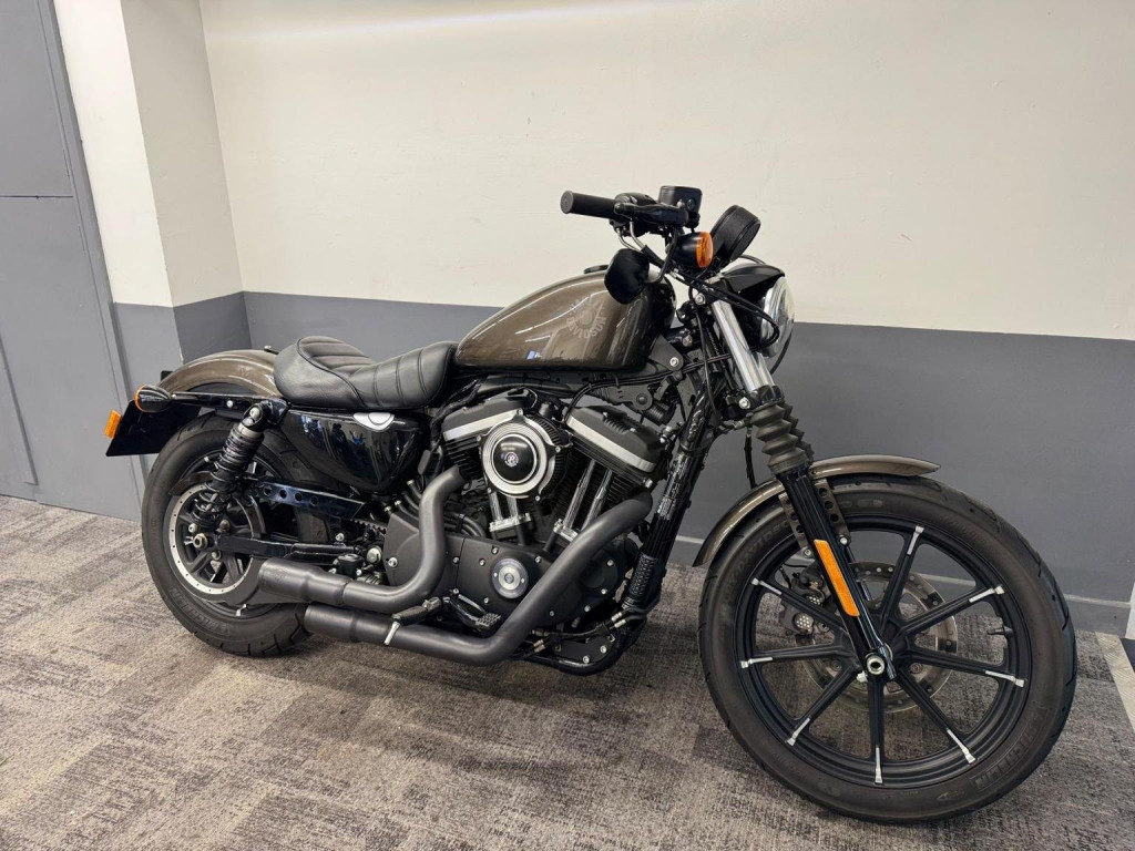 HARLEY-DAVIDSON Sportster