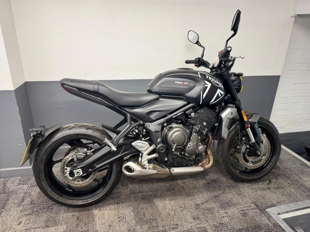 TRIUMPH Trident