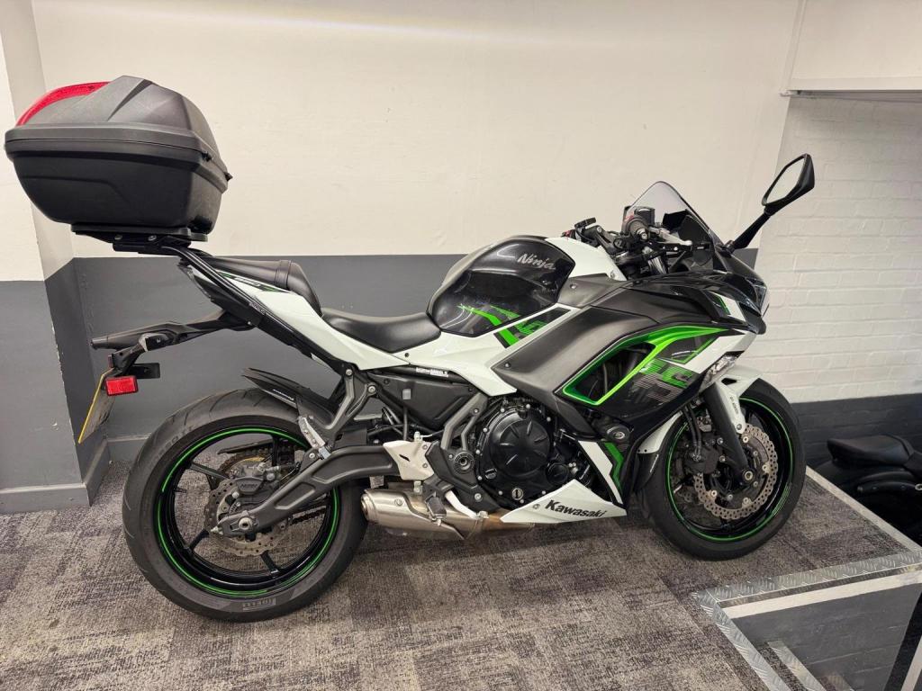 KAWASAKI Ninja 650