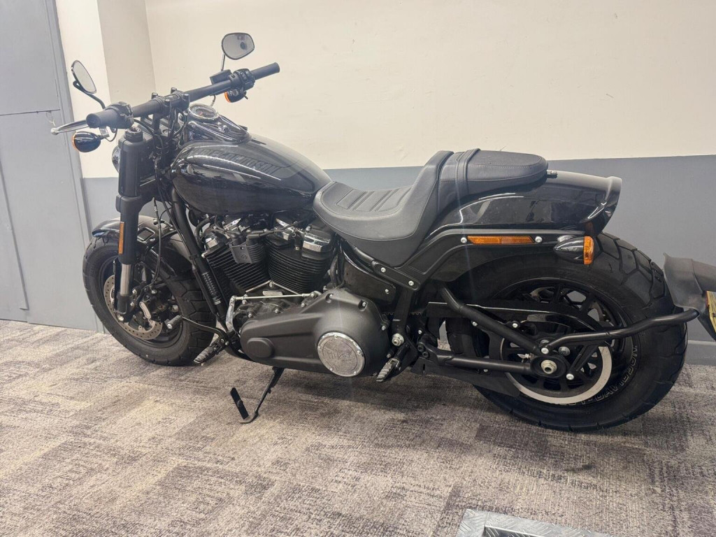 HARLEY-DAVIDSON Softail