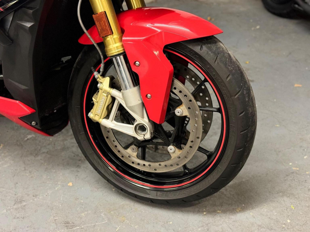 BMW S1000R