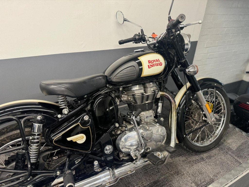 ROYAL ENFIELD CLASSIC CHROME